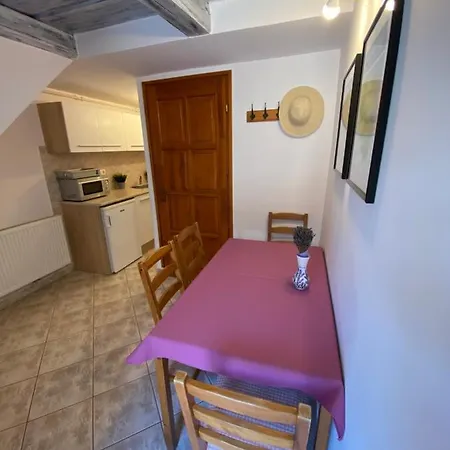 Centrum Vendeghaz 게스트하우스 티하니