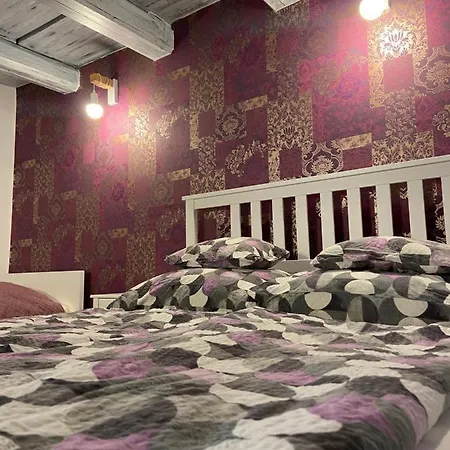 Centrum Vendeghaz 게스트하우스