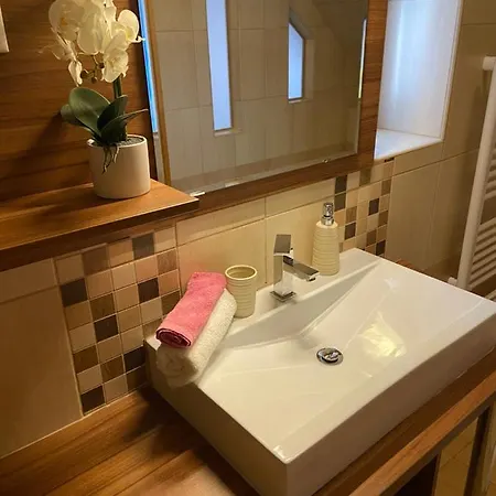 Centrum Vendeghaz 3*