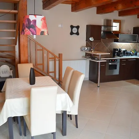 게스트하우스 Centrum Vendeghaz 3*