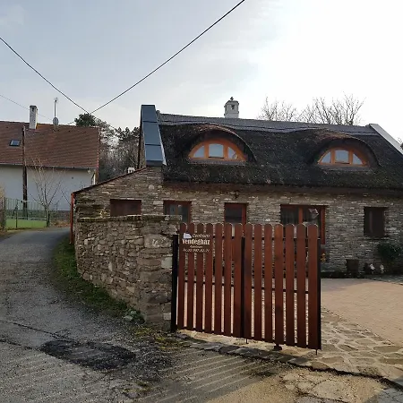 Centrum Vendeghaz 게스트하우스 티하니