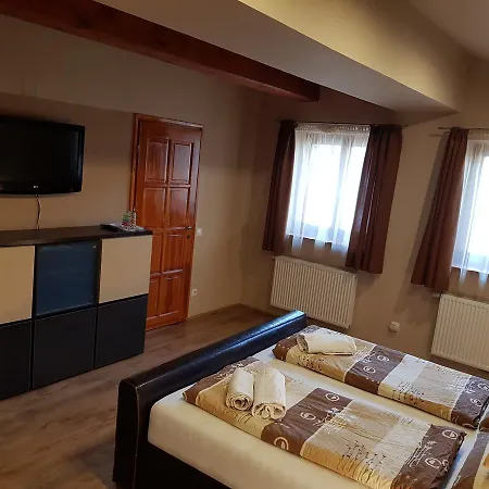 Centrum Vendeghaz 게스트하우스 티하니