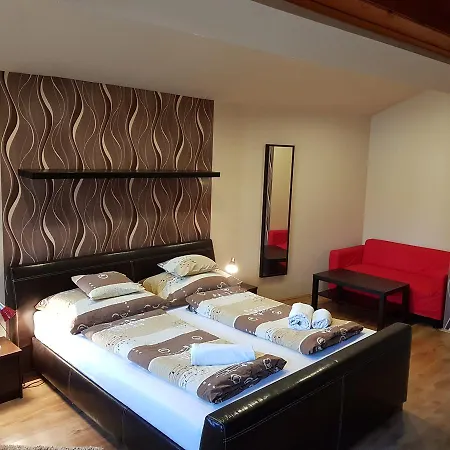 Centrum Vendeghaz 게스트하우스