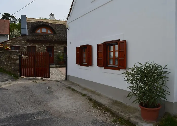 Gasthof Centrum Vendeghaz 3*